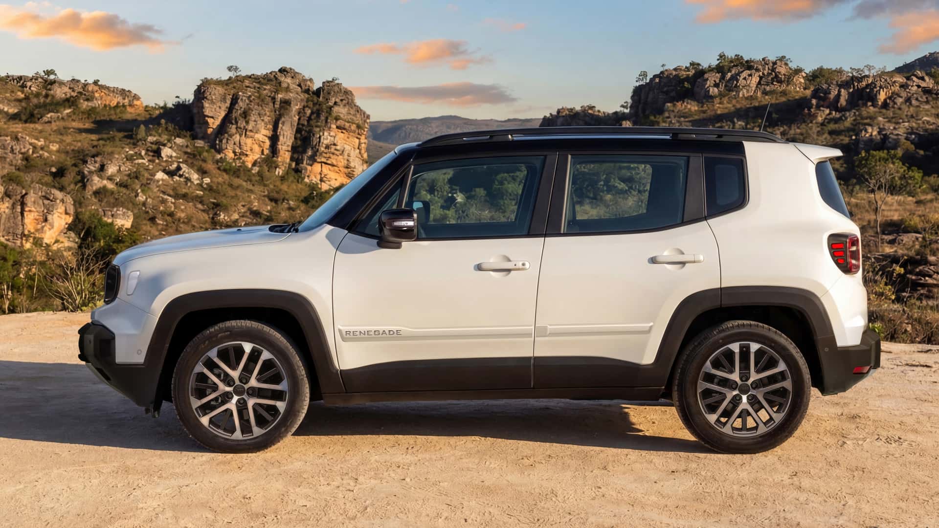Jeep Renegade Sahara MHEV 2027