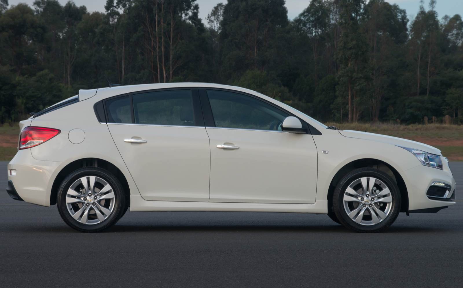 chevrolet cruze sport6 2015
