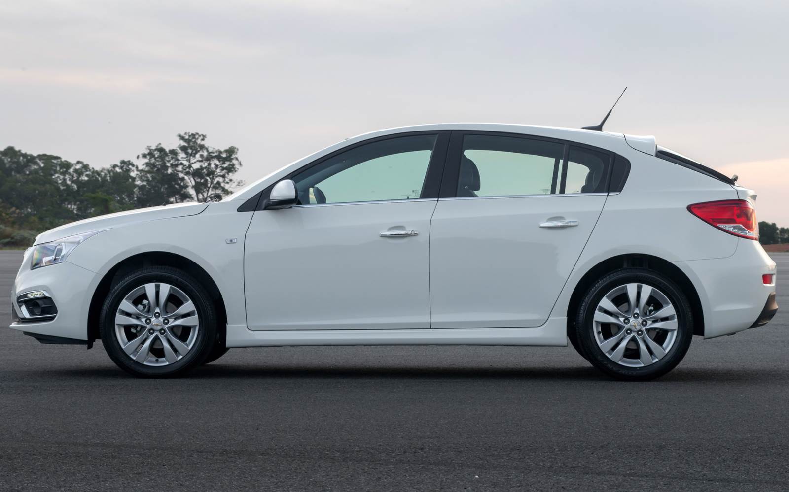 chevrolet cruze sport6 2015
