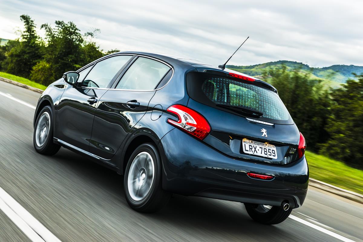 Peugeot 208 usado preço