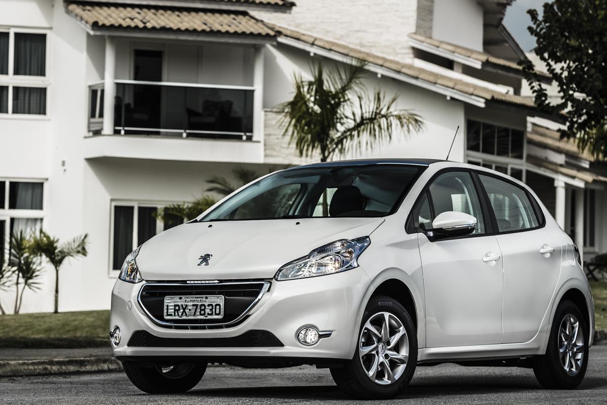 Peugeot 208 usado preço