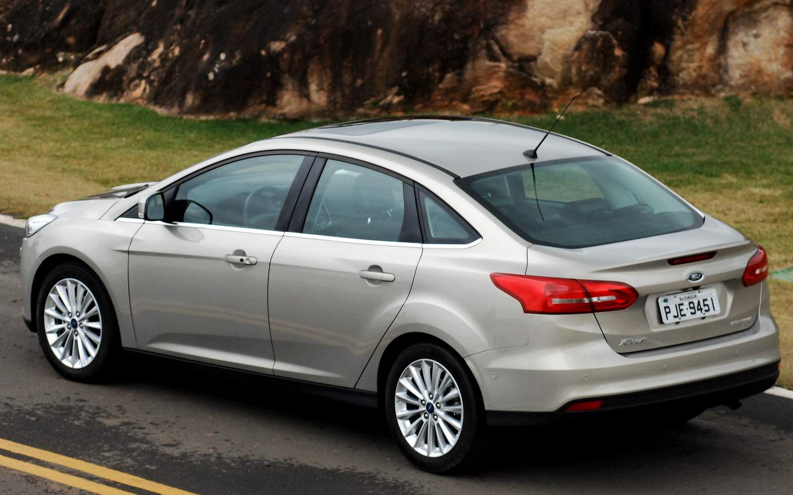 ford focus sedan 2016