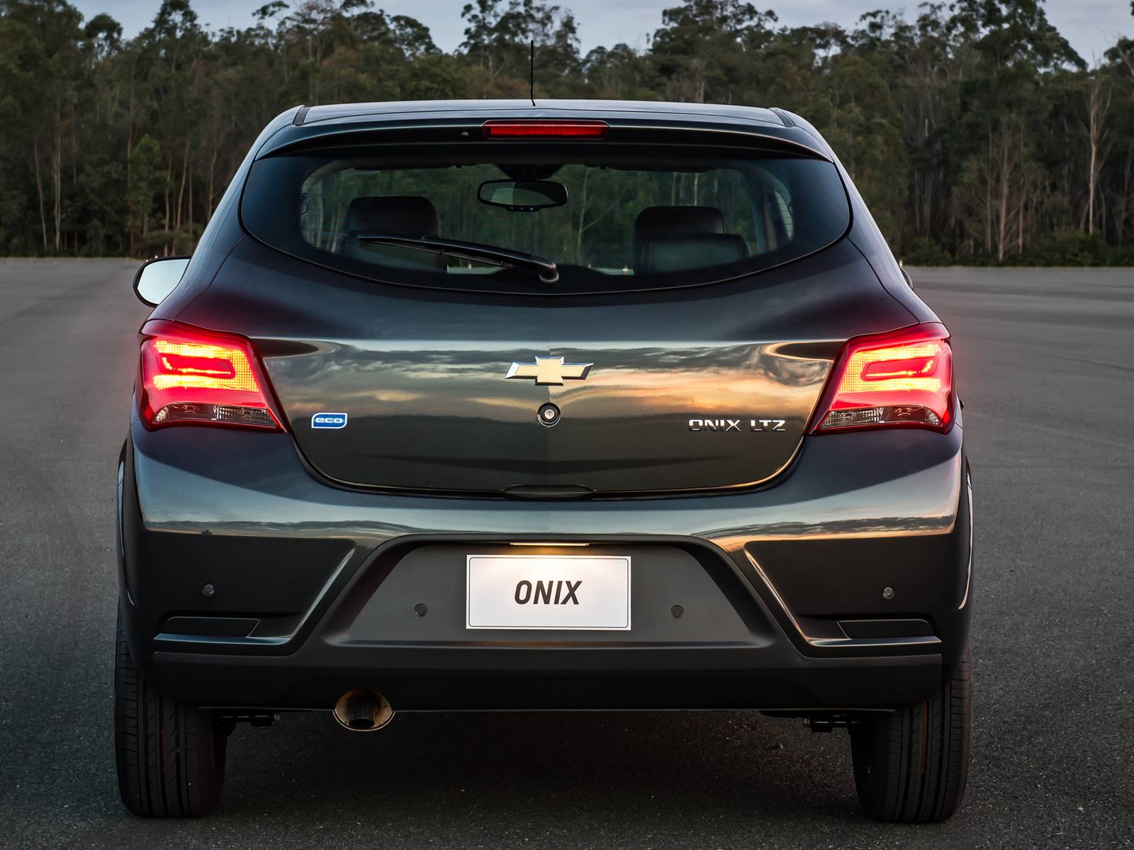 chevrolet onix 2016