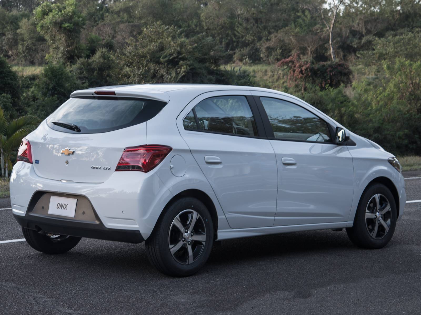 chevrolet onix 2016