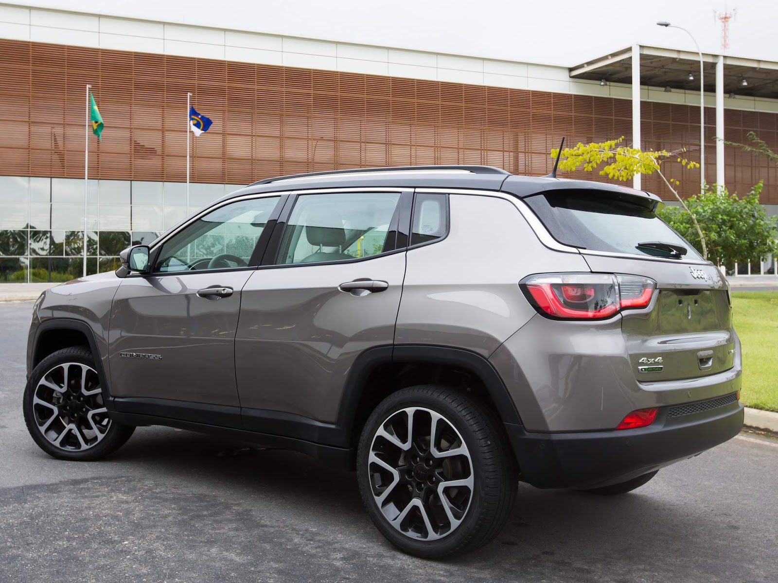 quanto custa um Jeep Compass