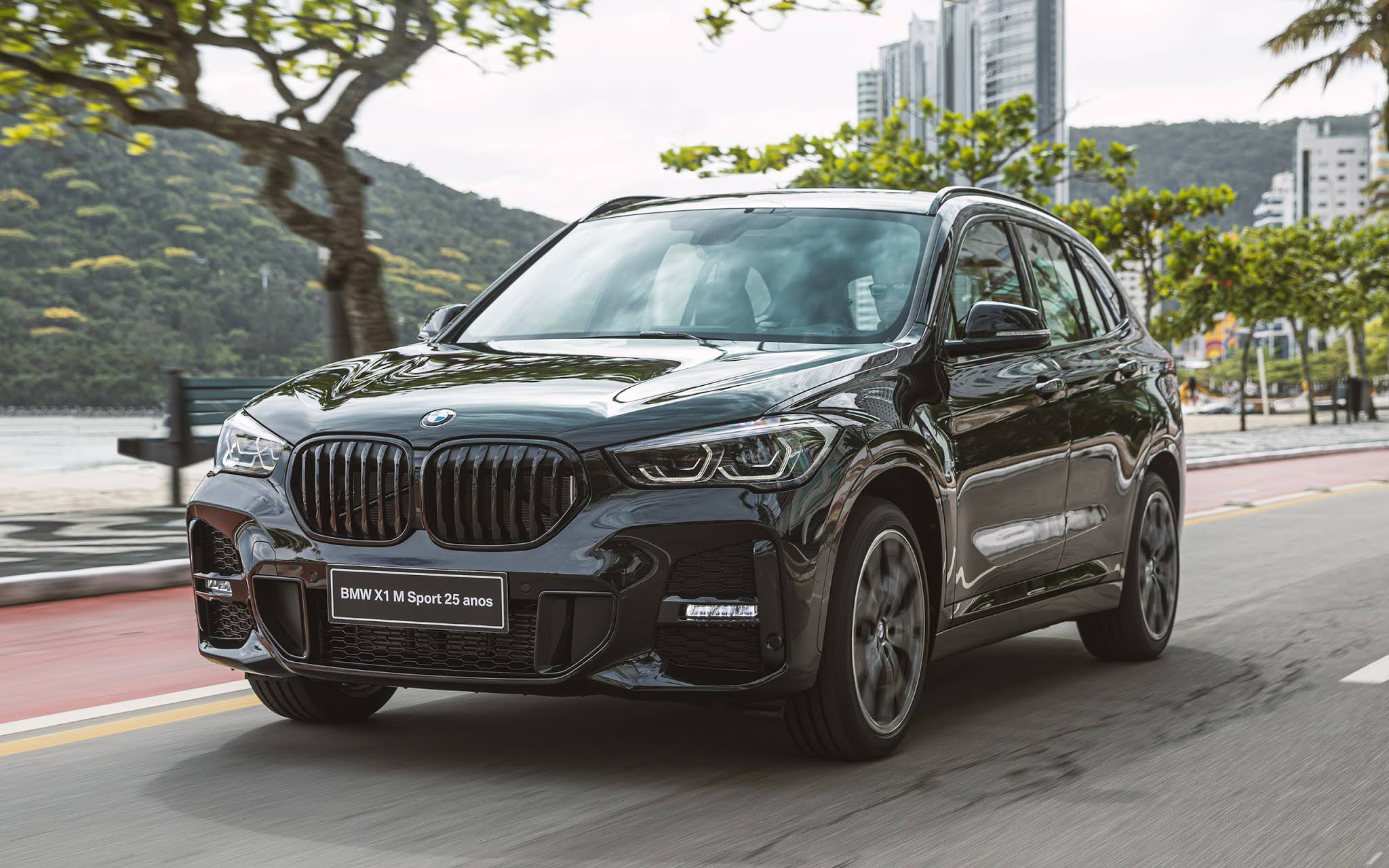 bmw x1 25 years 2021