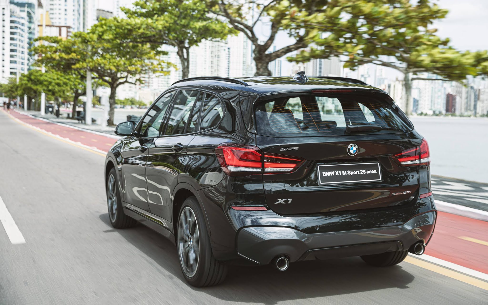 bmw x1 25 years 2021