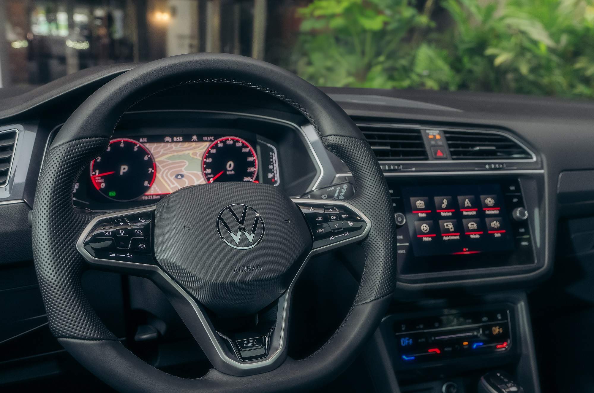 volkswagen tiguan r line 300 tsi