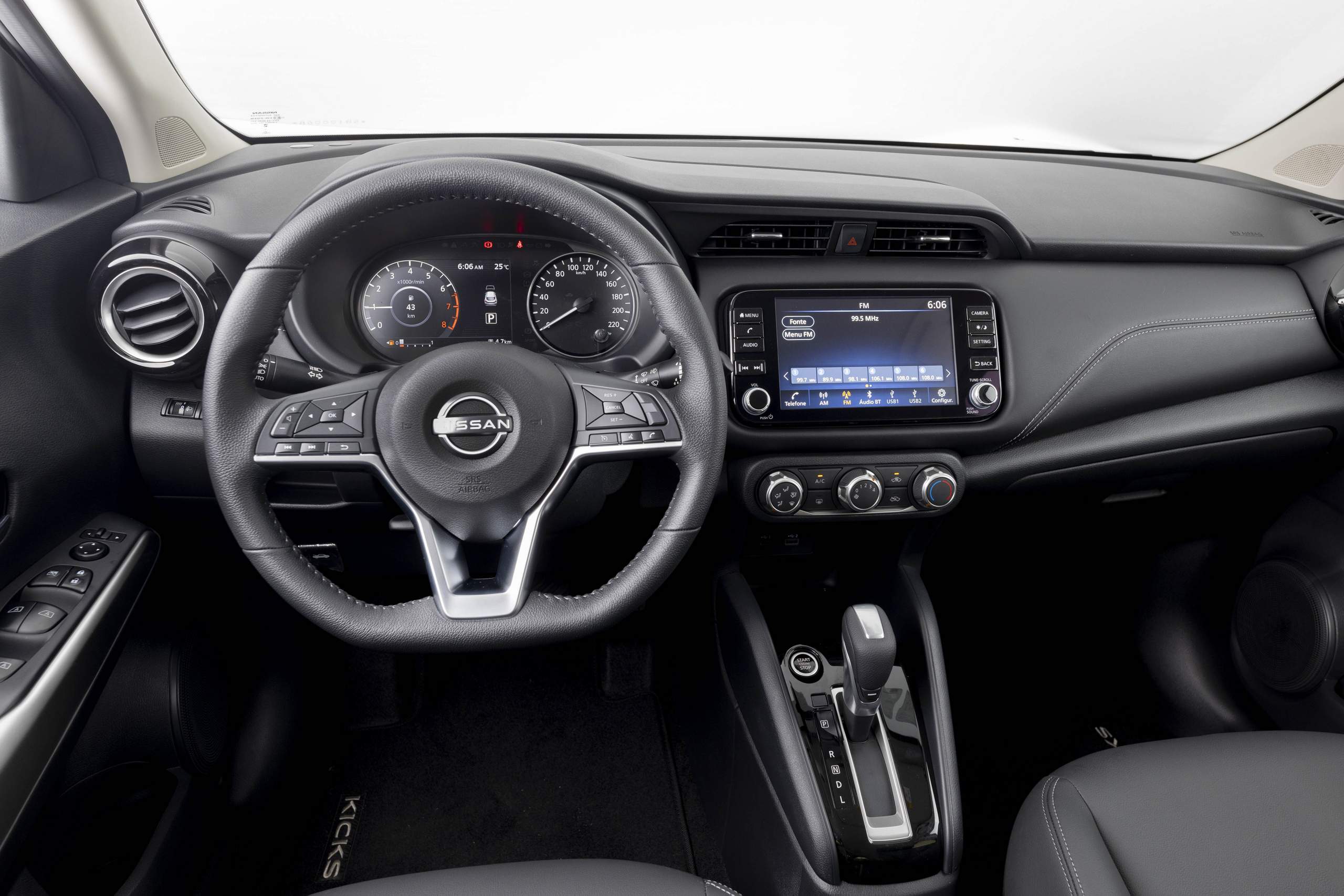 Nissan Kicks Play