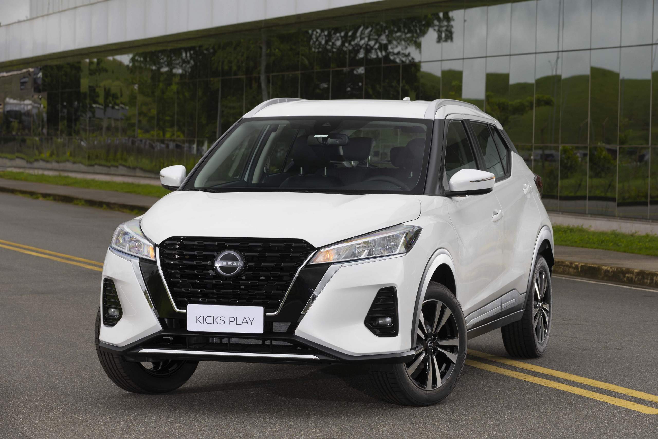 Nissan Kicks Play