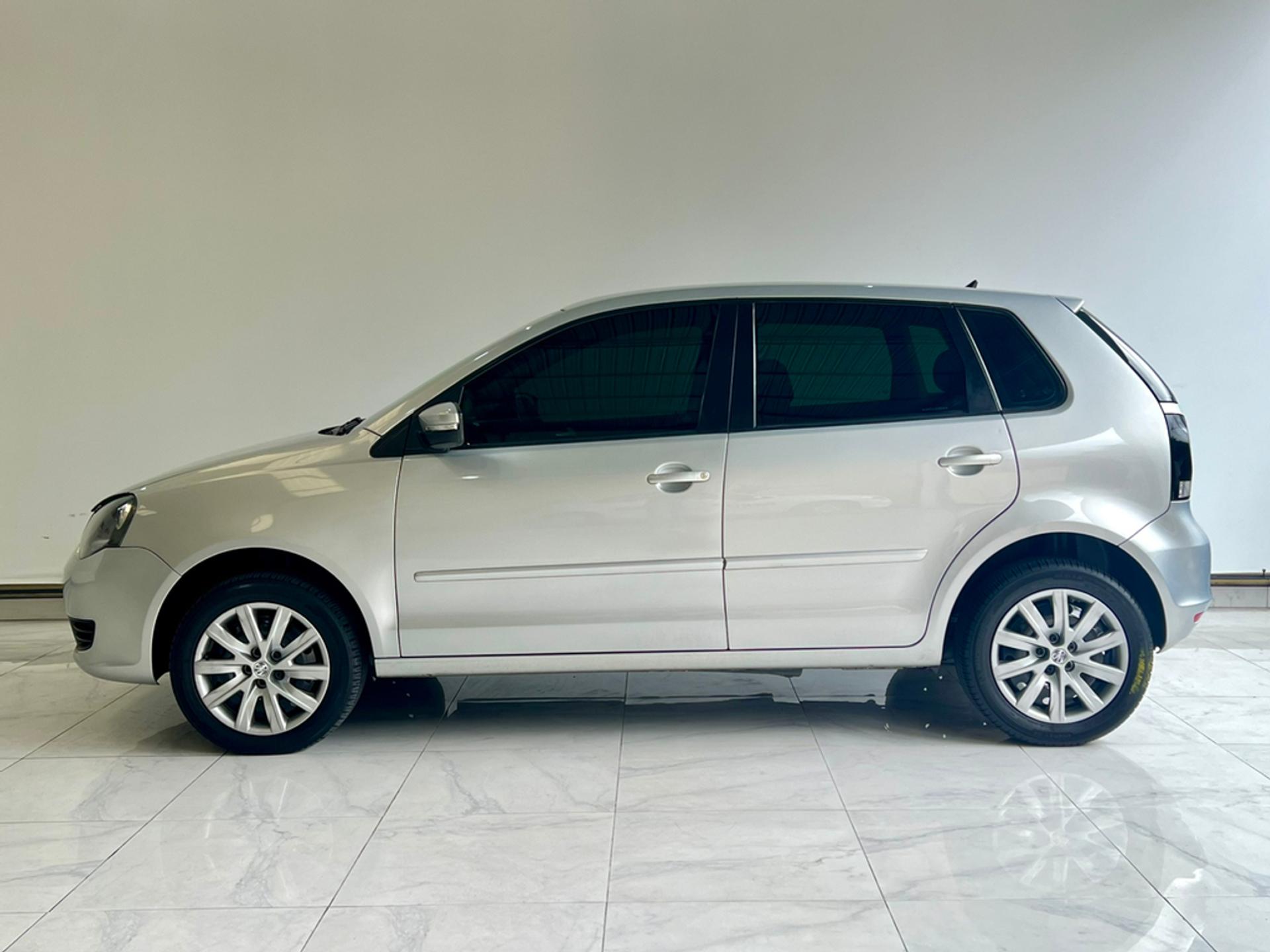 Volkswagen Polo 1.6 hatch 2013