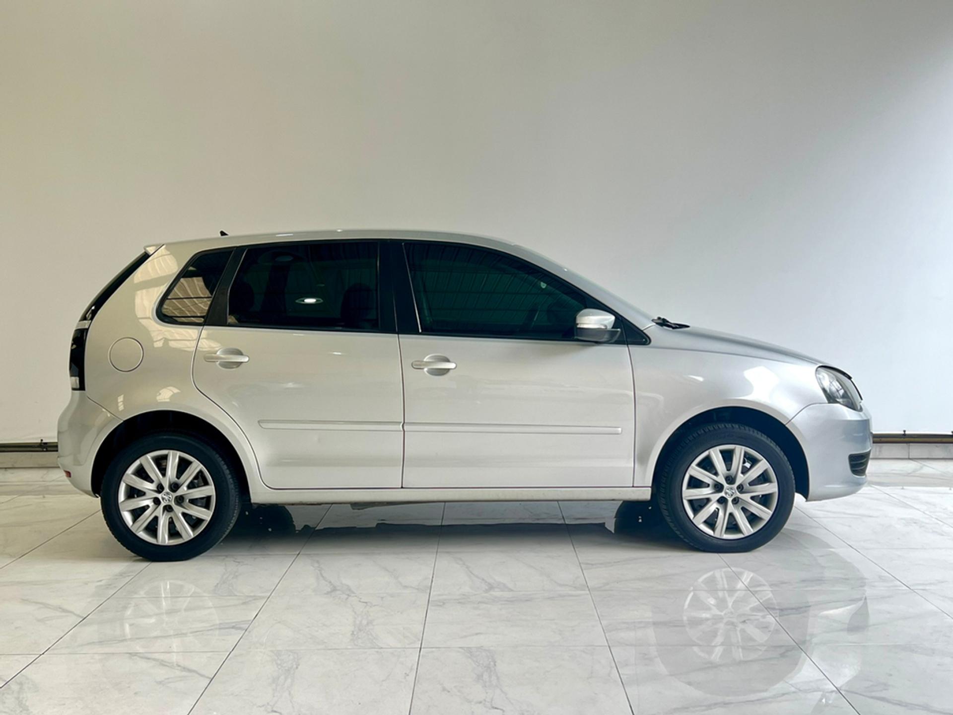 Volkswagen Polo 1.6 hatch 2013
