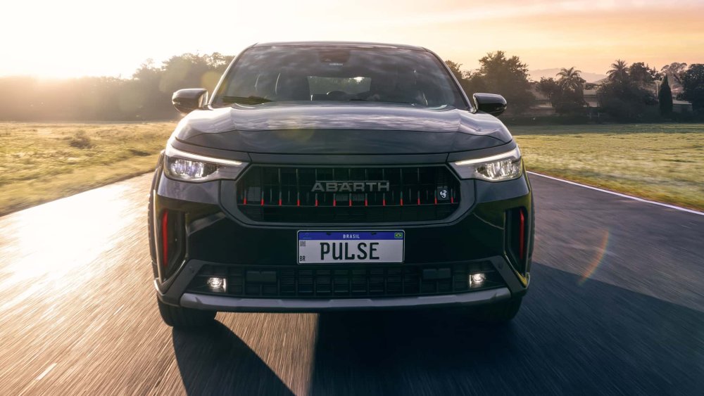 Pulse Abarth 2026 surge mais equipado e com mudanças estéticas
